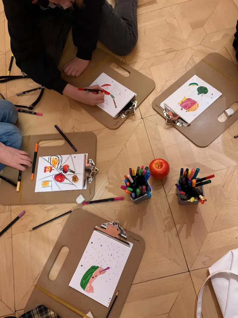 Абонемент «Чем рисует художник? Знакомимся с материалами»